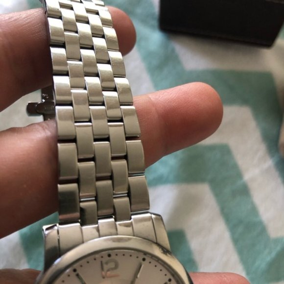 Authentic Burberry watch - Picture 7 of 8